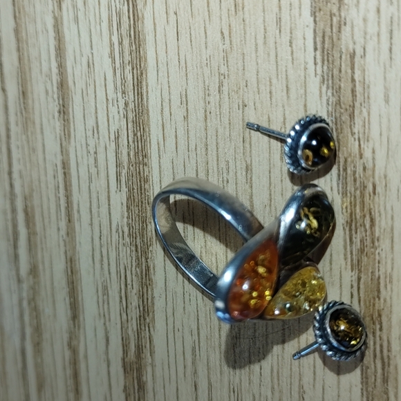 Baltic Amber ring and Earrings - Picture 2 of 6